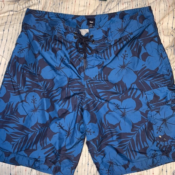 Bundle of 2 swim trunks, lined Large, GAP & Old N - Picture 3 of 3
